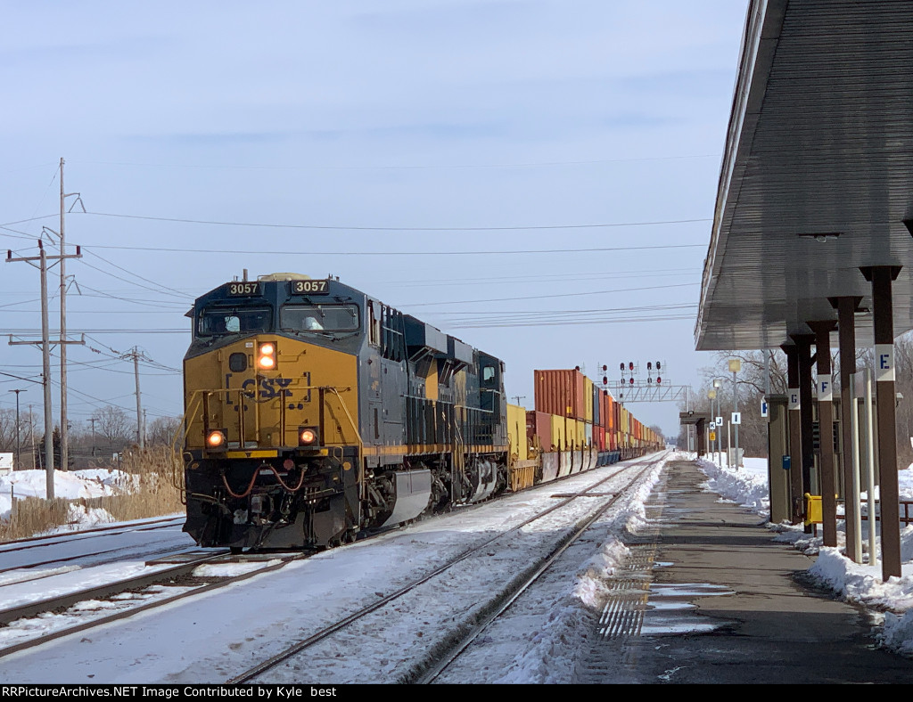 CSX 3057 on I009 